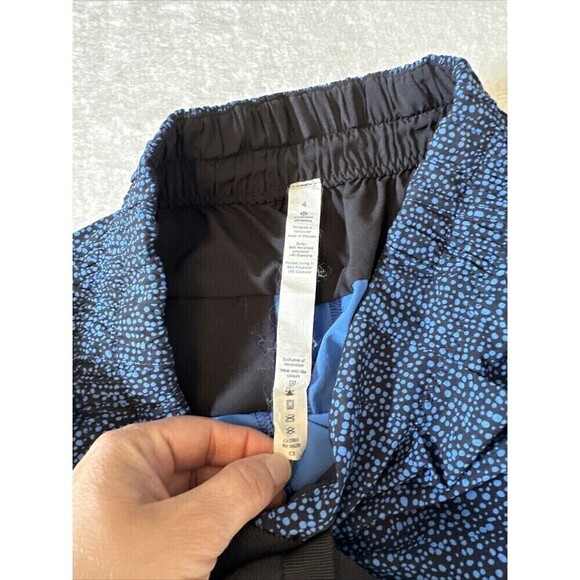 Lululemon Spring Break Away Short II Women Size 4 2.5" Inseam Blue Black Pockets - Picture 4 of 7